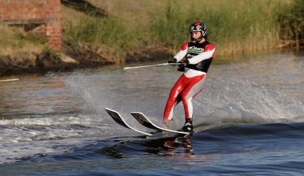 Водные лыжи: Обзор Вида Спорта